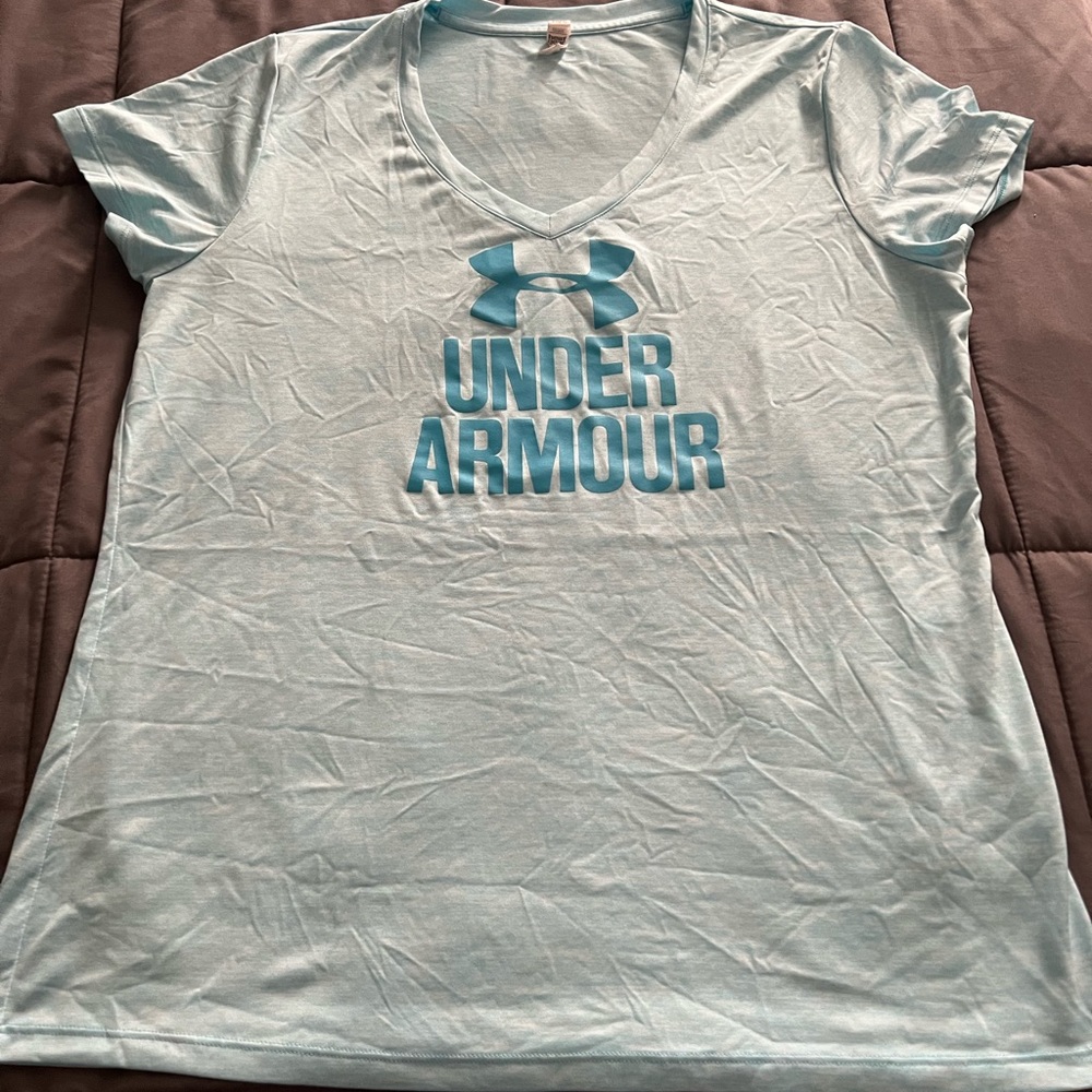 Women’s Under Armor shirt